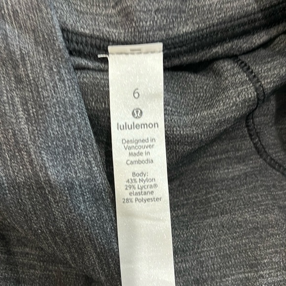 Lululemon gray high rise leggings size 6 excellent condition never worn - Picture 3 of 4